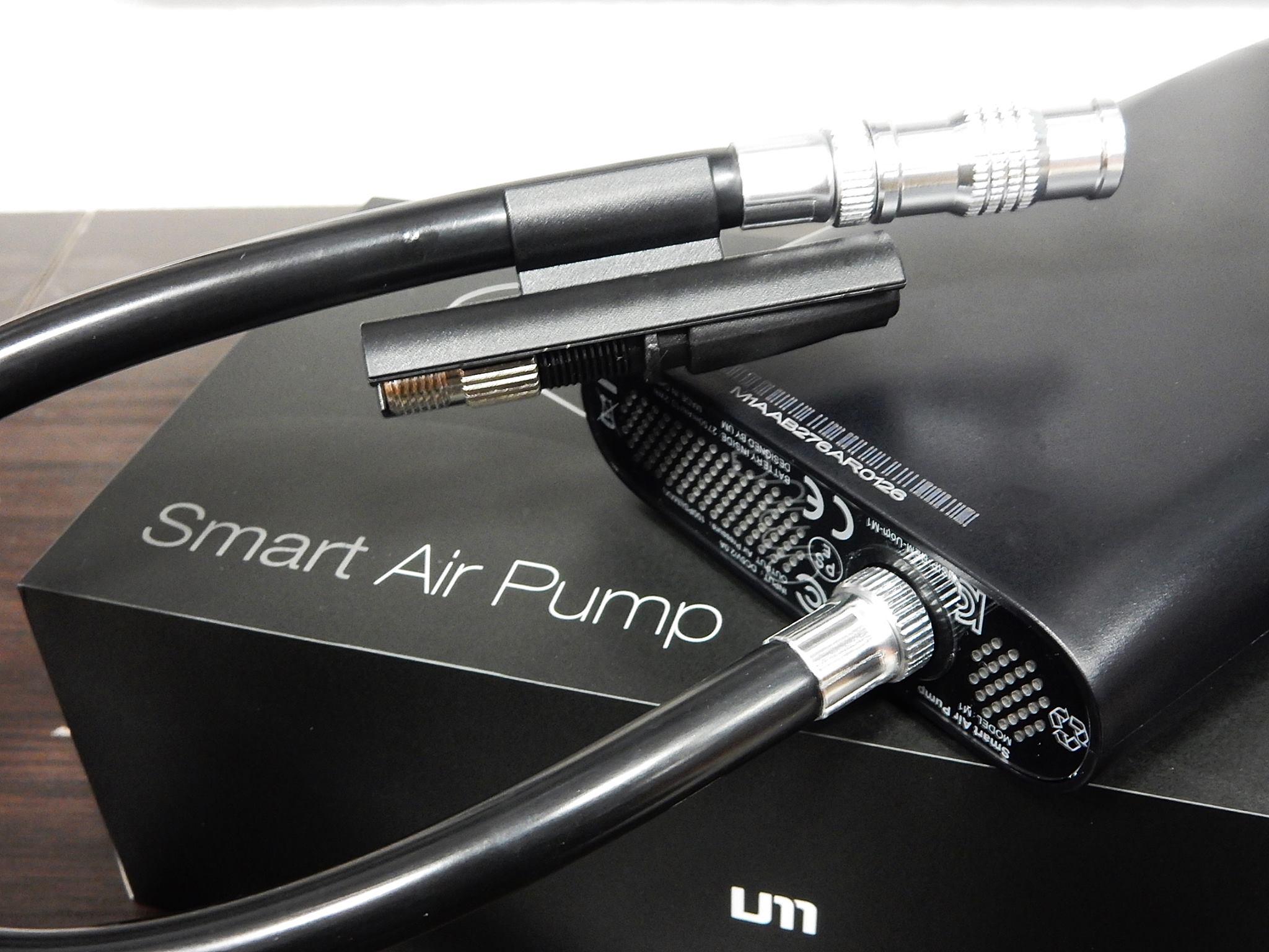 UOMI uomi SMART AIR PUMP M1 smart air pump m1 スマートエアポンプ　コンパクト　充電式　エアーコンプレッサー　ロードバイク　MTB mtb マウンテンバイク　広島県福山市　FINE fine ファイン